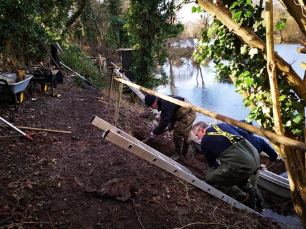 Building kingfisher bank at Sabeys Pool